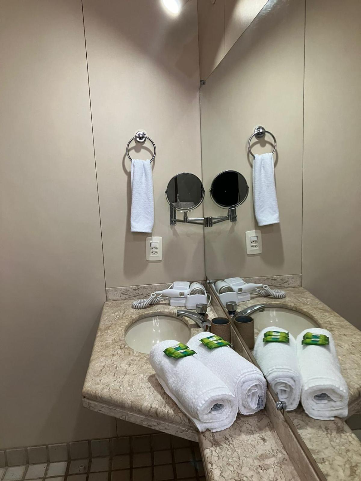 Apart Hotel Volpi 101 - Conforto & Comodidade เบโลโอรีซอนชี ภายนอก รูปภาพ